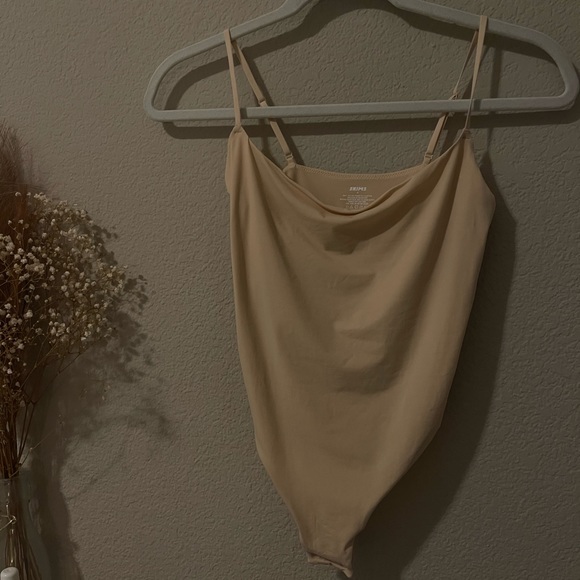 BRAND NEW SKIMS! Fits everybody cami bodysuit never worn - Picture 1 of 5